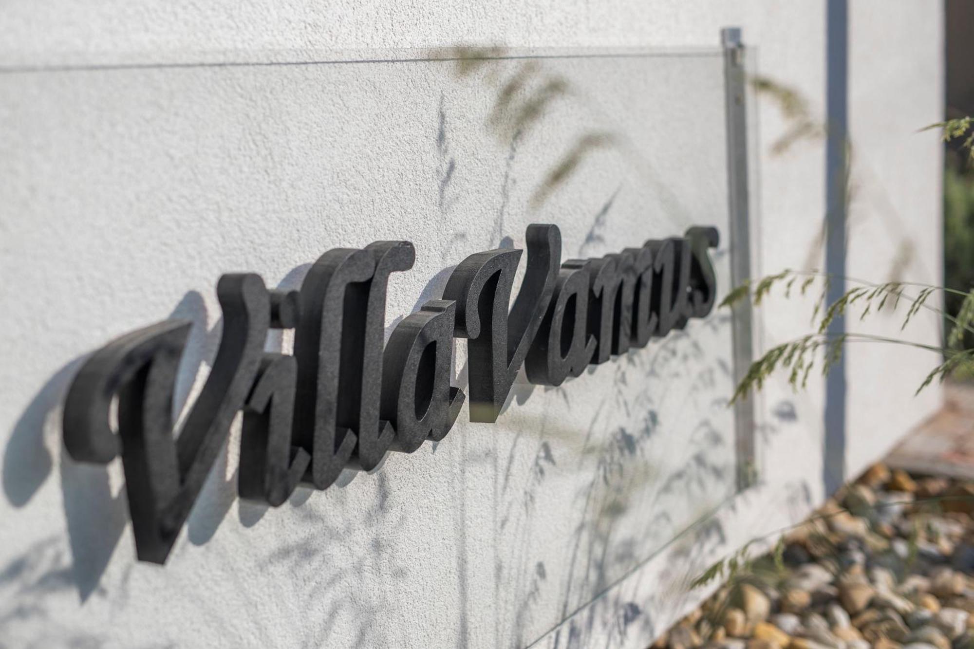 Villa Vamus Vendeg- Es Rendezvenyhaz Vámosszabadi Dış mekan fotoğraf