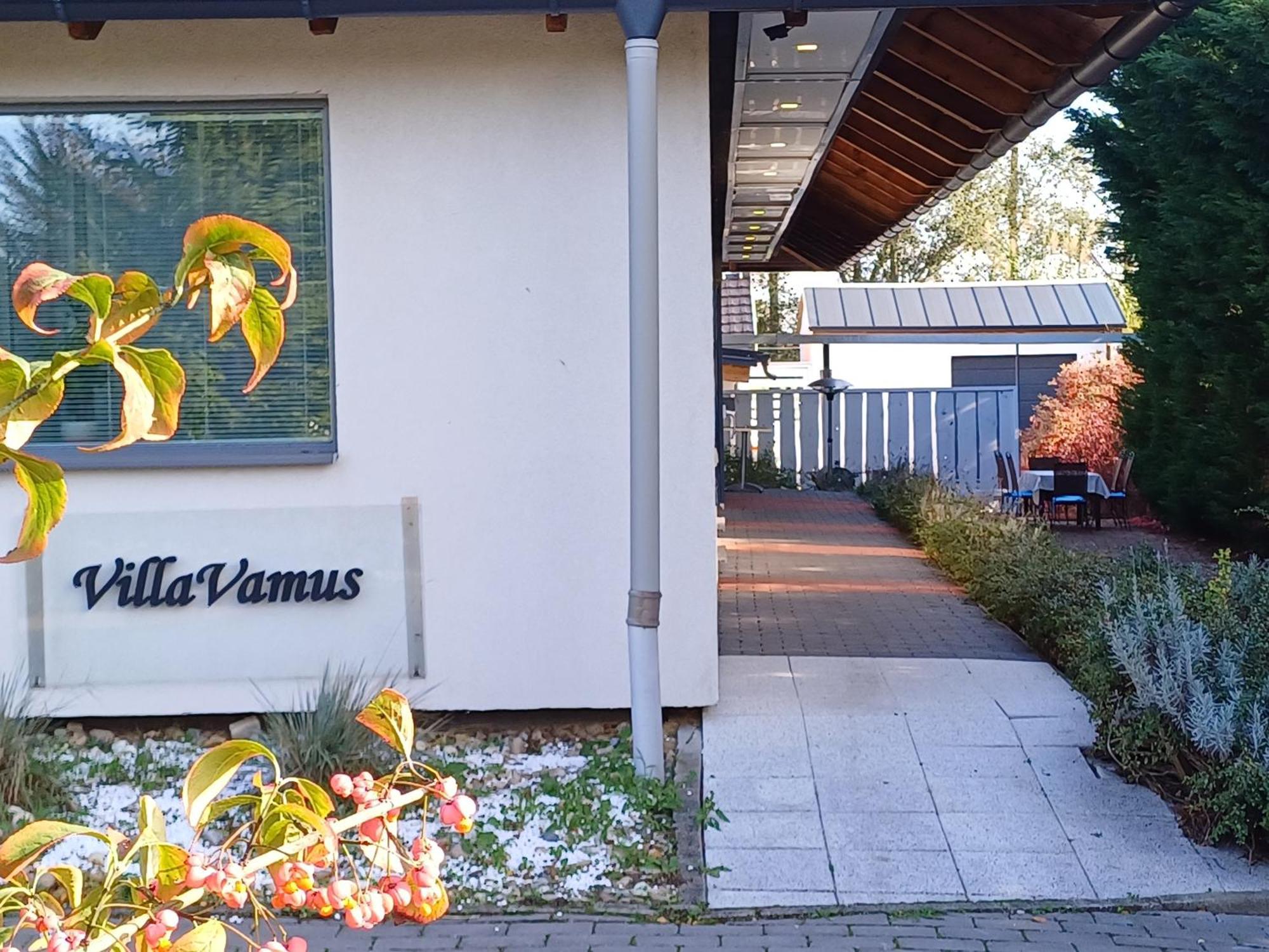 Villa Vamus Vendeg- Es Rendezvenyhaz Vámosszabadi Dış mekan fotoğraf
